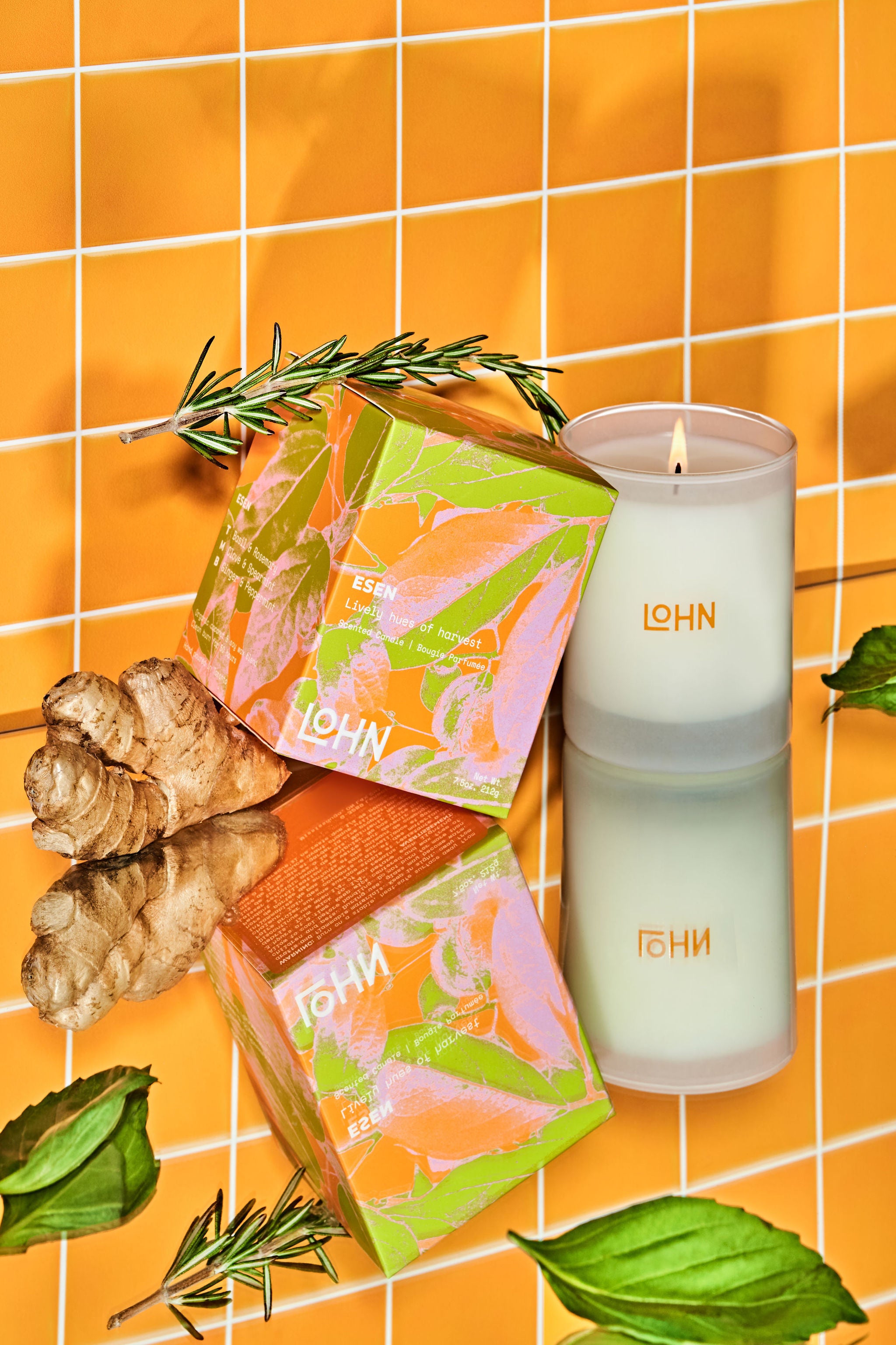 ESEN LOHN candle - Herbal Scented Coconut/Soy wax - vegan, cruelty-free, paraben-free, phthalate-free.